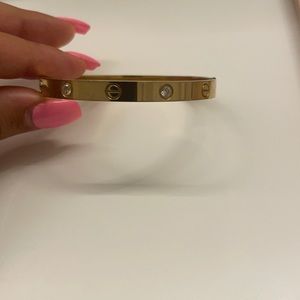 gold bracelet
